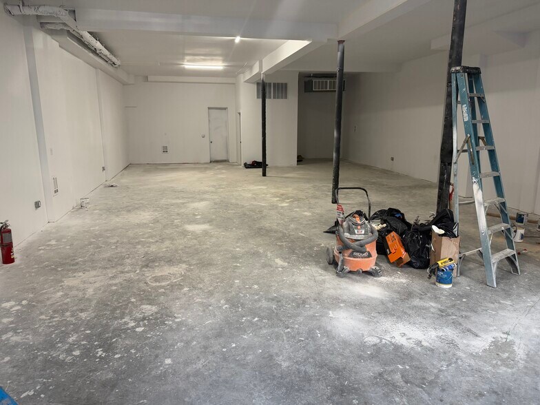 833-835 Manhattan Ave, Brooklyn, NY à louer - Photo de l’immeuble – Image 3 sur 5