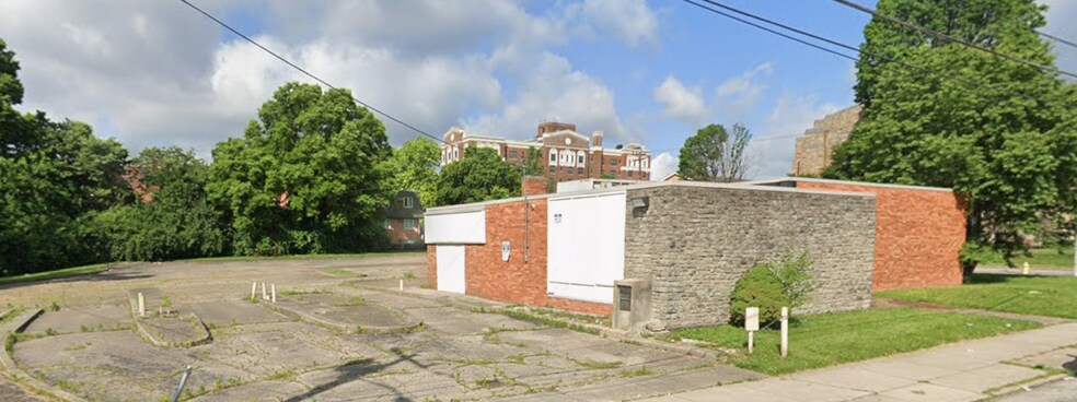 3770 Reading Rd, Cincinnati, OH à vendre - Photo de l’immeuble – Image 2 sur 20