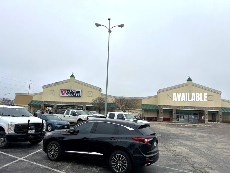 2704 S Texas Ave, College Station, TX à louer - Photo de l’immeuble – Image 2 sur 6