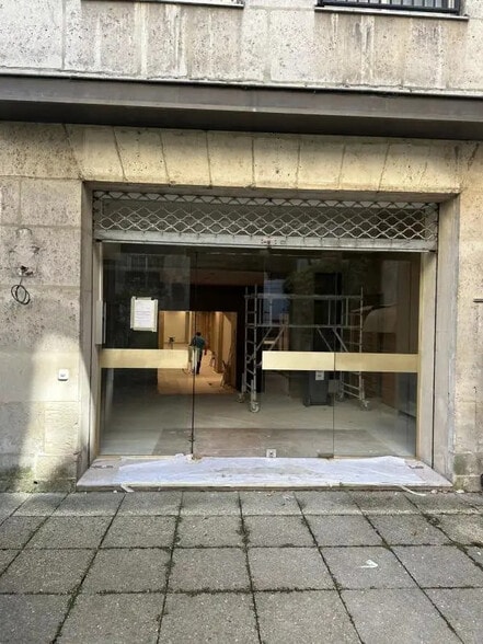 8 Rue De Thorigny, Paris à louer - Photo de la construction – Image 1 sur 2