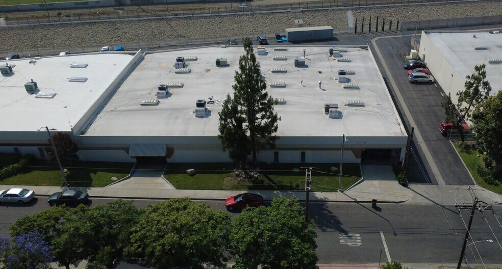 956-972 Griswold Ave, San Fernando, CA à vendre - Photo de l’immeuble – Image 2 sur 12