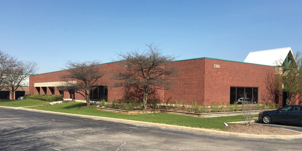 1360 N Wood Dale Rd, Wood Dale, IL à louer - Photo principale – Image 1 sur 2