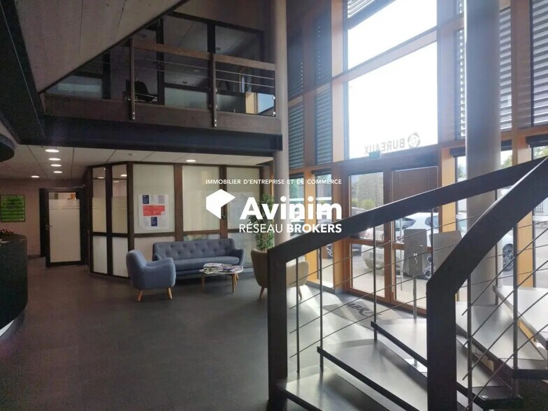 Bureau dans Scientrier à vendre - Photo de l’immeuble – Image 3 sur 5
