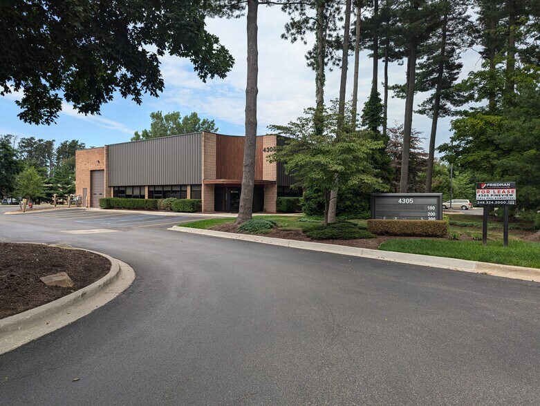 4305 Pineview Blvd, Commerce Township, MI à louer - Photo de l’immeuble – Image 2 sur 10