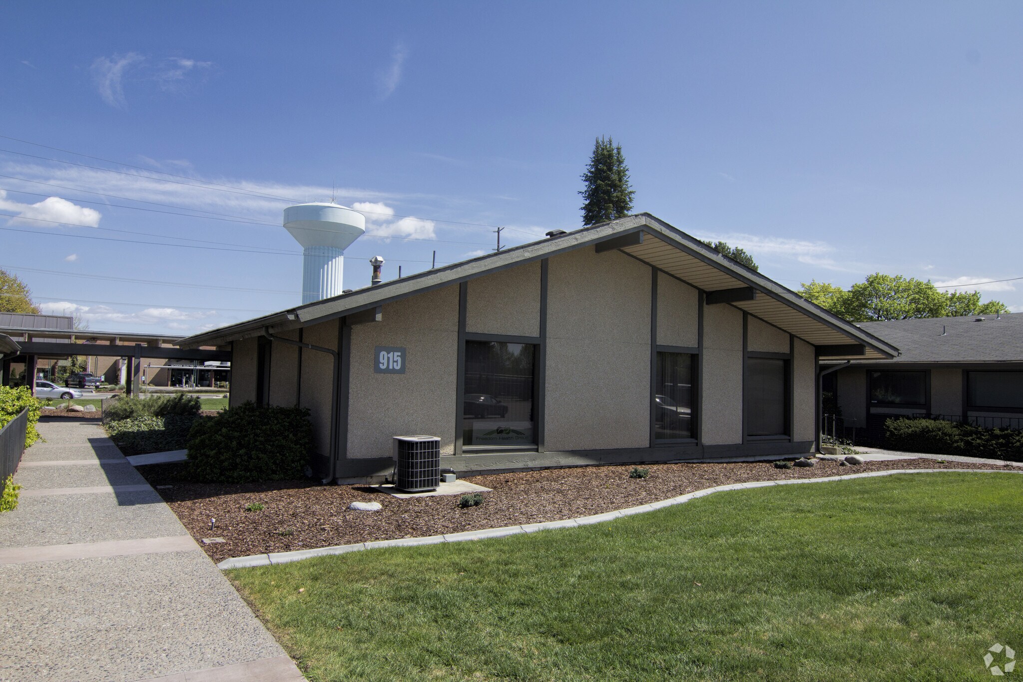 915 N Pines Rd, Spokane Valley, WA à vendre Photo principale– Image 1 sur 16