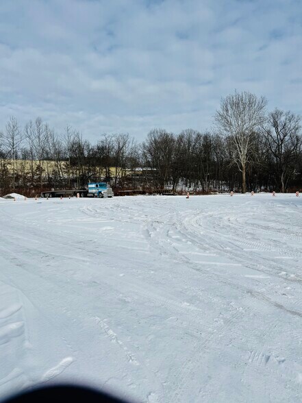 1635 New Stanton Ruffsdale Rd, Hunker, PA à vendre - Photo de l’immeuble – Image 3 sur 12