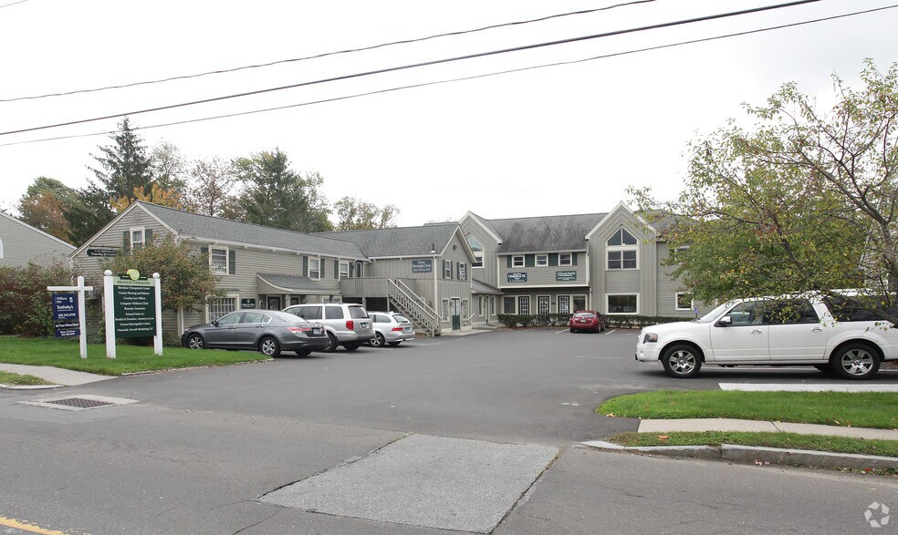 82 Bradley Rd, Madison, CT à louer - Photo de l’immeuble – Image 2 sur 2
