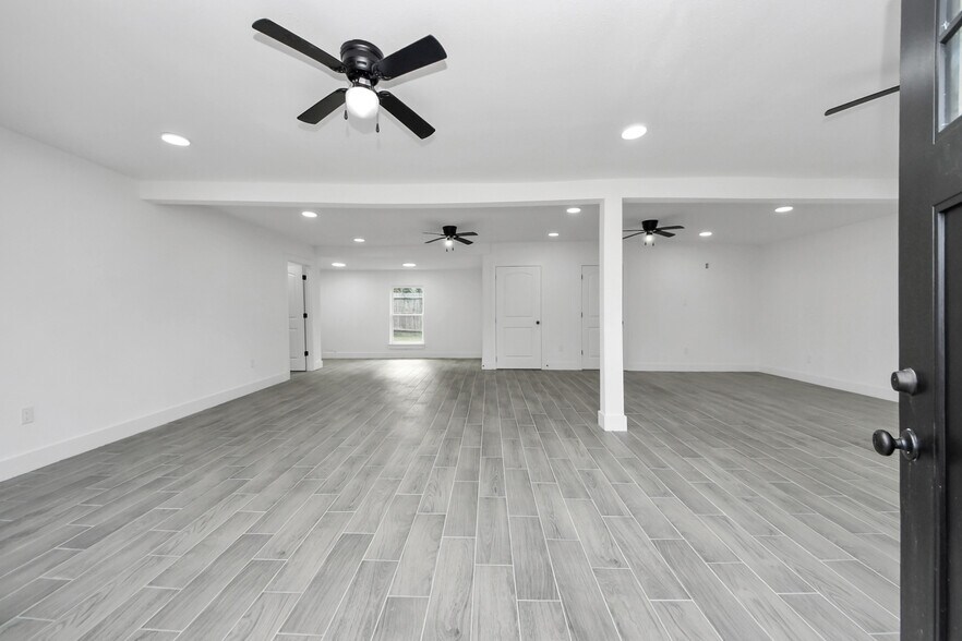 7208 Helmers St, Houston, TX à louer - Photo de l’immeuble – Image 2 sur 33