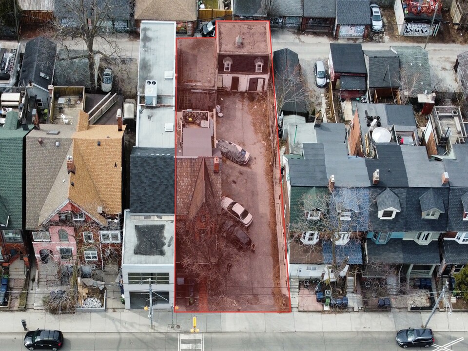 530 Bathurst St, Toronto, ON à vendre Photo principale– Image 1 sur 34