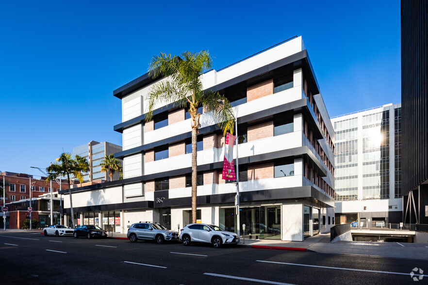 360 N Bedford Dr, Beverly Hills, CA à louer - Photo de l’immeuble – Image 1 sur 8