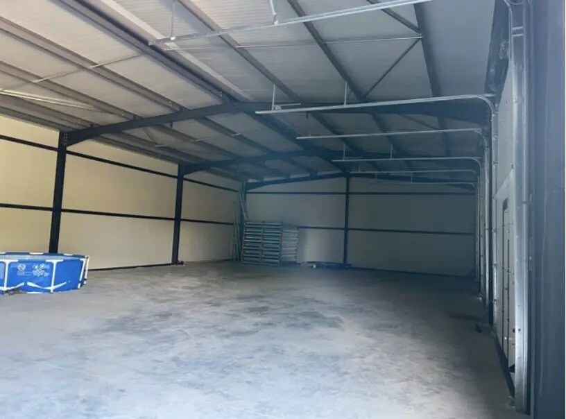 Local d'activités dans Mios à vendre Photo intérieure– Image 1 sur 3