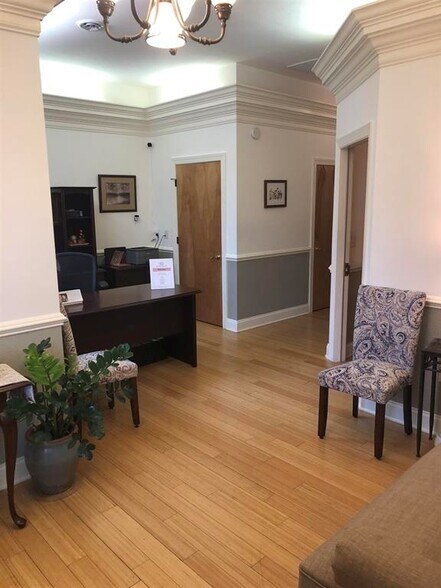 420 Neff Ave, Harrisonburg, VA à louer - Photo de l’immeuble – Image 2 sur 6