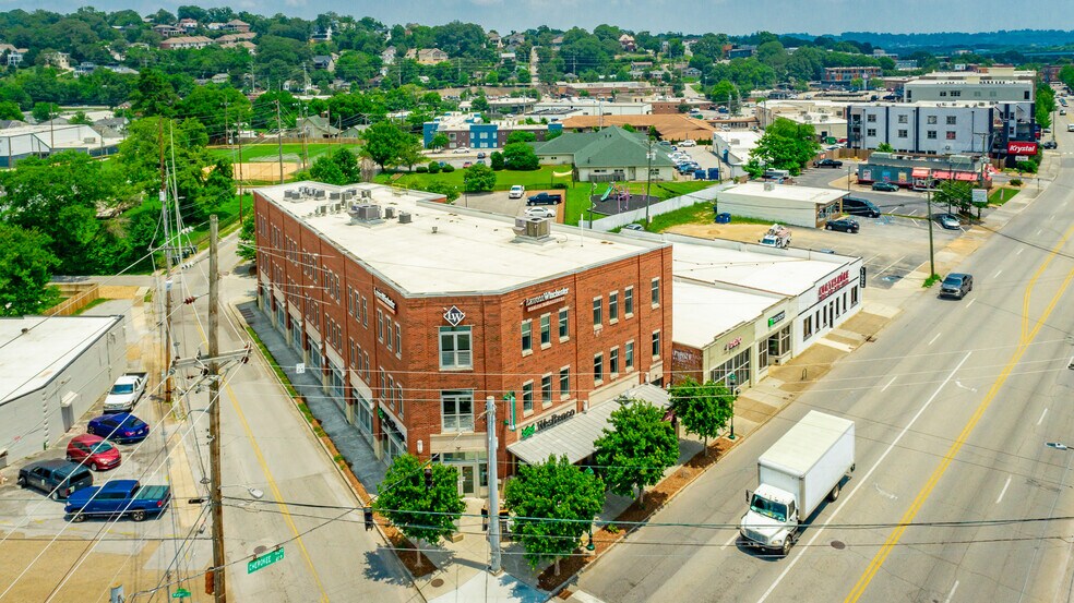 325 Cherokee Blvd, Chattanooga, TN à louer - Photo principale – Image 1 sur 47