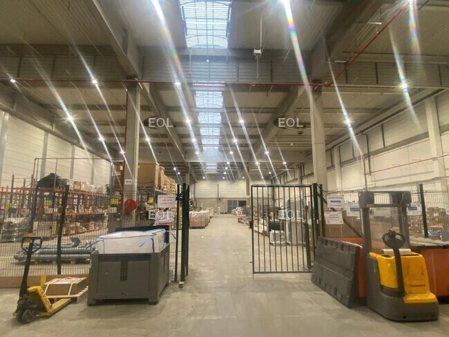 Plus de détails pour Industriel/Logistique à louer
