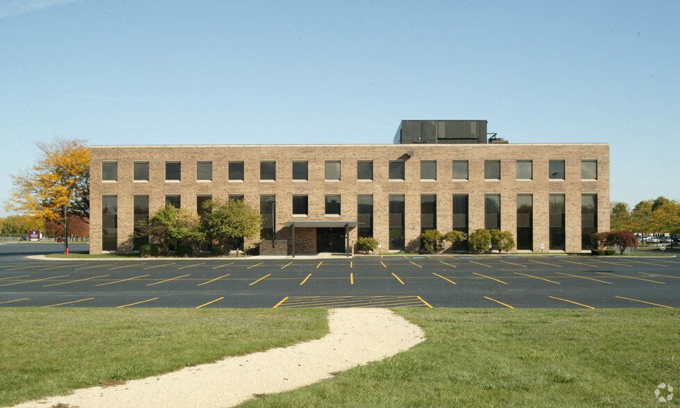 1435 Lake Cook Rd, Deerfield, IL à vendre - Photo de l’immeuble – Image 3 sur 8