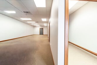 421-481 PENBROOKE Dr, Penfield, NY à louer Photo intérieure– Image 2 sur 23