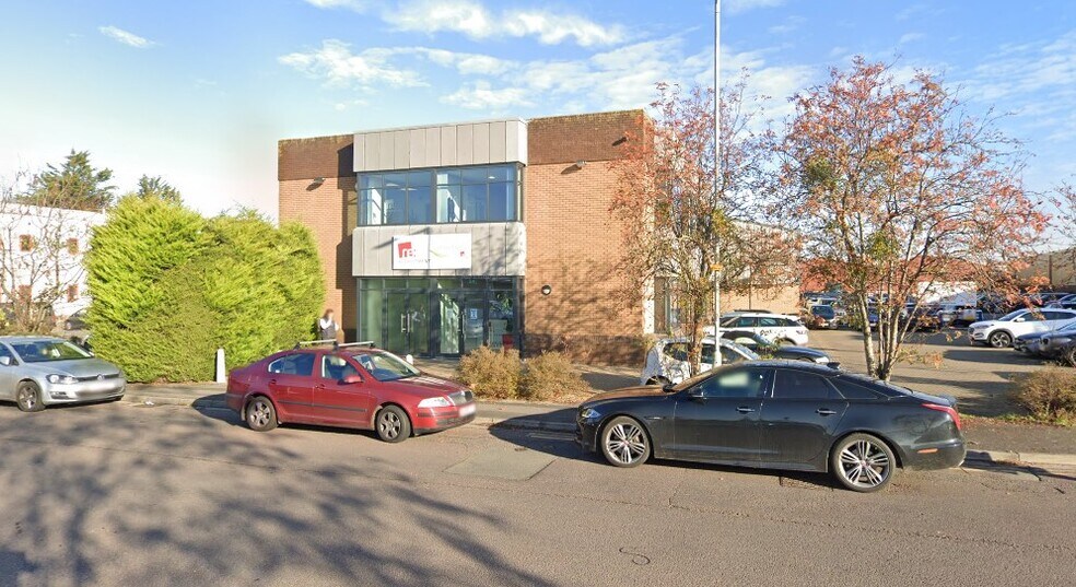 Swindon Village, Swindon Village à louer - Photo de l’immeuble – Image 2 sur 4