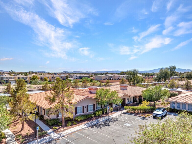 3161 E Warm Springs Rd, Las Vegas, NV à vendre - Photo de l’immeuble – Image 3 sur 28