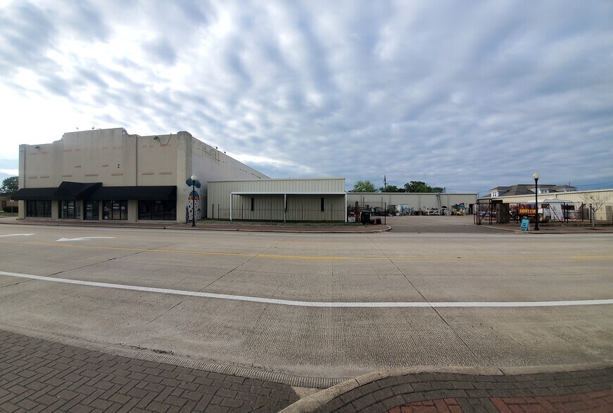 Downtown Beaumont Bulk Sale portefeuille de 4 biens à vendre sur LoopNet.fr - Photo de l’immeuble – Image 2 sur 28