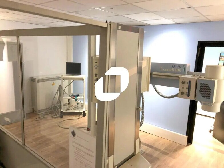 Local commercial dans Hénin-Beaumont à louer - Photo de l’immeuble – Image 3 sur 16