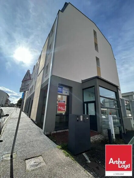 Bureau dans Forbach à louer - Photo de l’immeuble – Image 2 sur 14