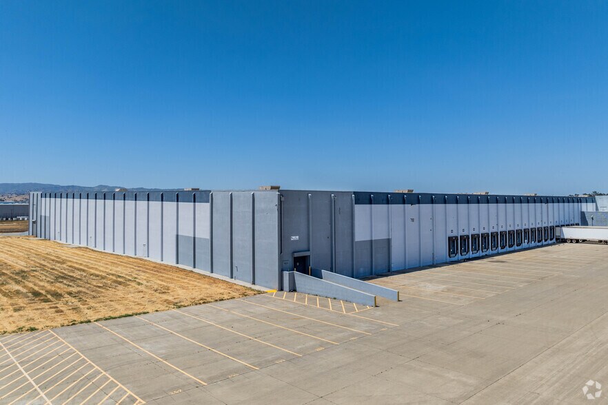 700 Crocker Dr, Vacaville, CA à louer - Photo principale – Image 1 sur 8