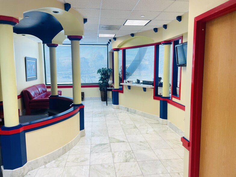 19465 Deerfield Ave, Lansdowne, VA à vendre - Photo intérieure – Image 1 sur 15