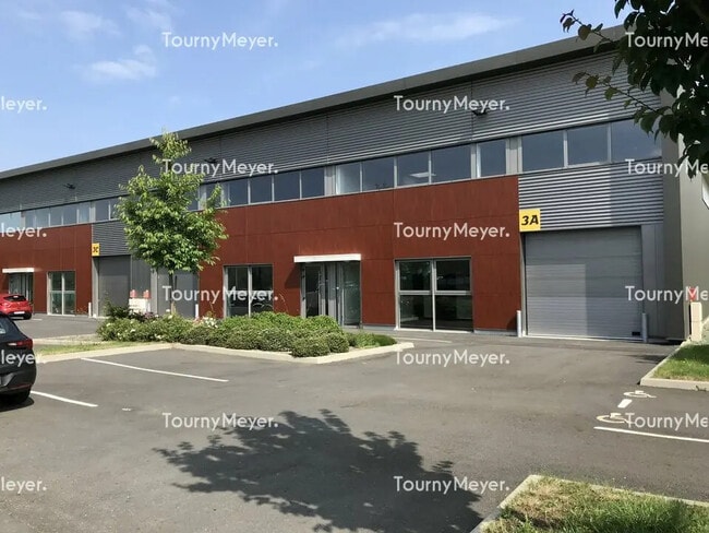 Plus de détails pour Local d'activités à louer