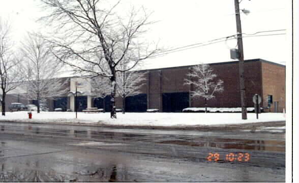 301 W Oakton St, Des Plaines, IL à louer - Photo de l’immeuble – Image 2 sur 3