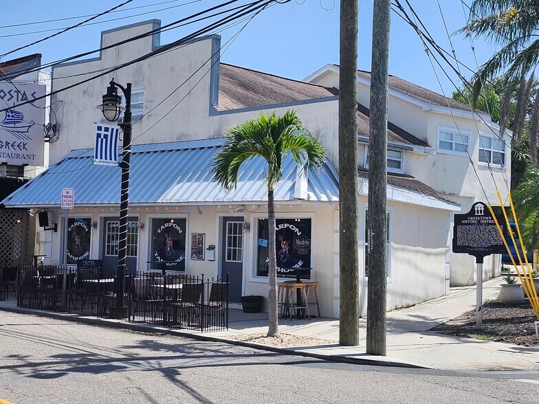 531 Athens St, Tarpon Springs, FL à vendre - Photo de l’immeuble – Image 2 sur 18