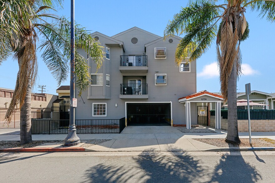 1074 Redondo Ave, Long Beach, CA à vendre - Photo de l’immeuble – Image 3 sur 13