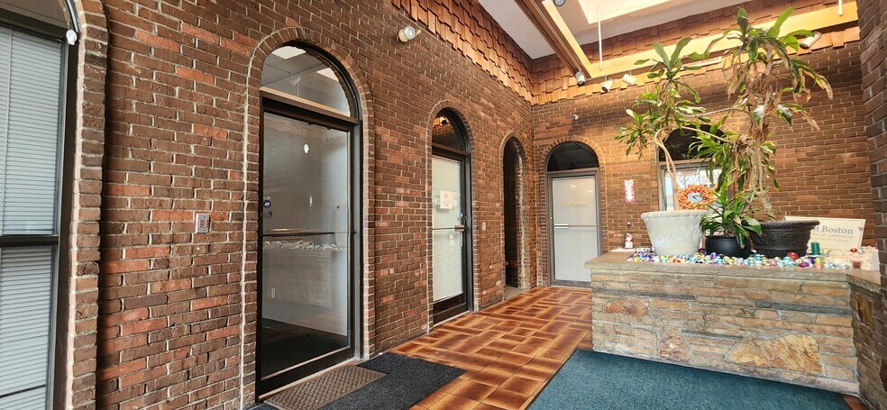 464 Bremen St, East Boston, MA à louer - Hall d’entrée – Image 3 sur 16