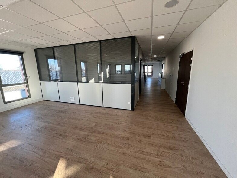 Bureau dans Chassieu à vendre - Photo intérieure – Image 2 sur 4