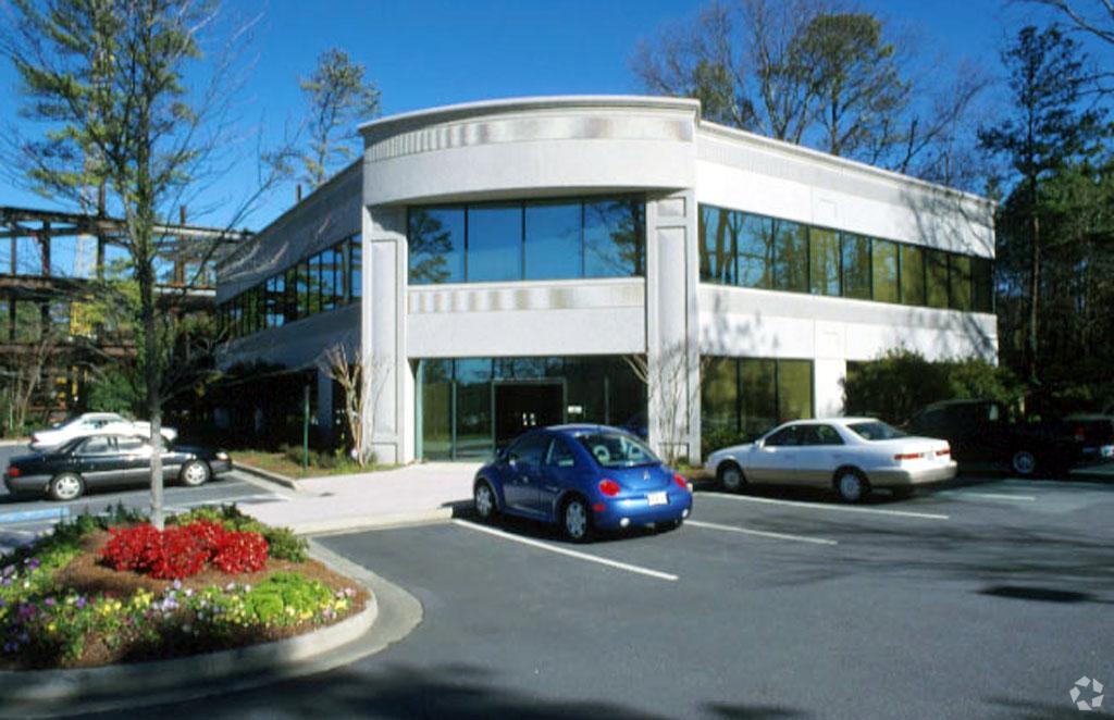 6645 Peachtree Dunwoody Rd, Atlanta, GA à louer Photo principale– Image 1 sur 23