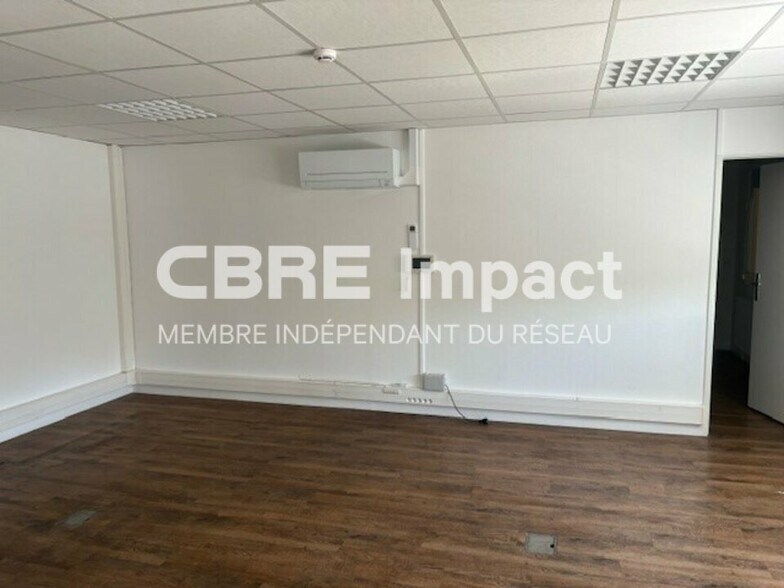 Bureau dans Reims à louer - Photo de l’immeuble – Image 2 sur 12