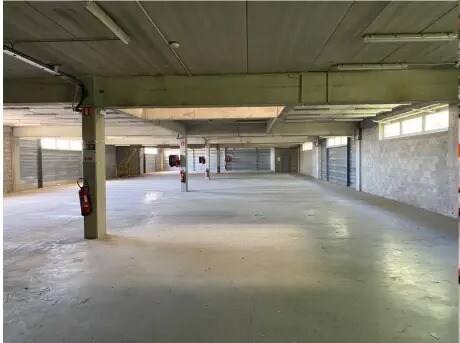 Industriel/Logistique dans Aubagne à louer - Photo de l’immeuble – Image 1 sur 5