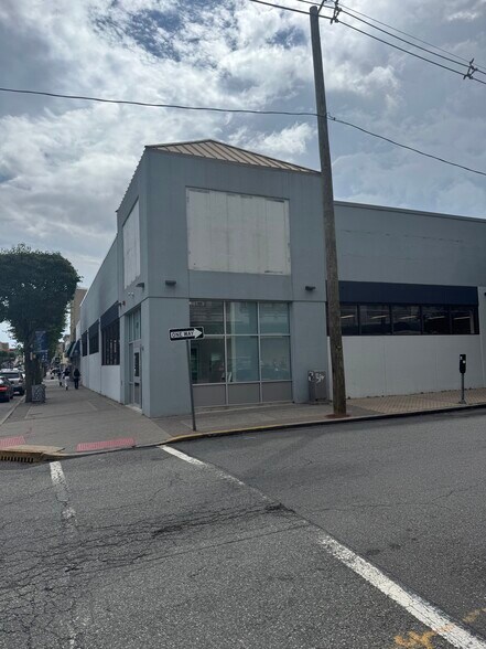 471 Broadway, Bayonne, NJ à louer - Photo de l’immeuble – Image 3 sur 13