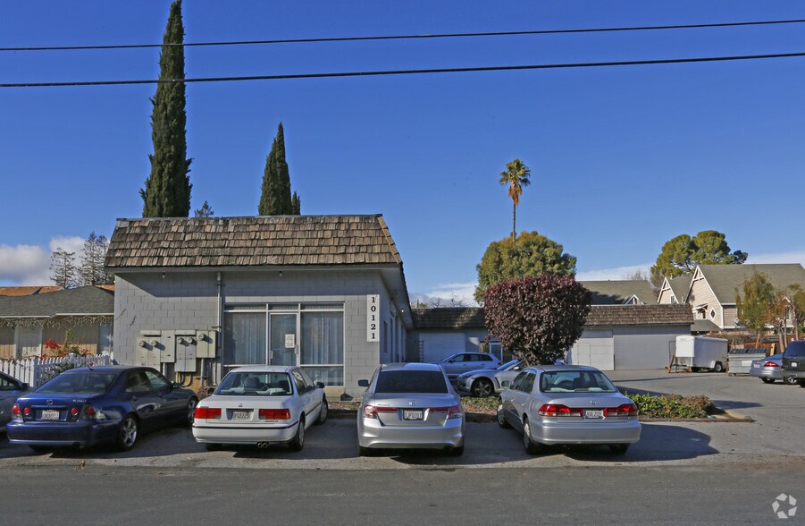 10121 Imperial Ave, Cupertino, CA à louer - Photo de l’immeuble – Image 3 sur 4