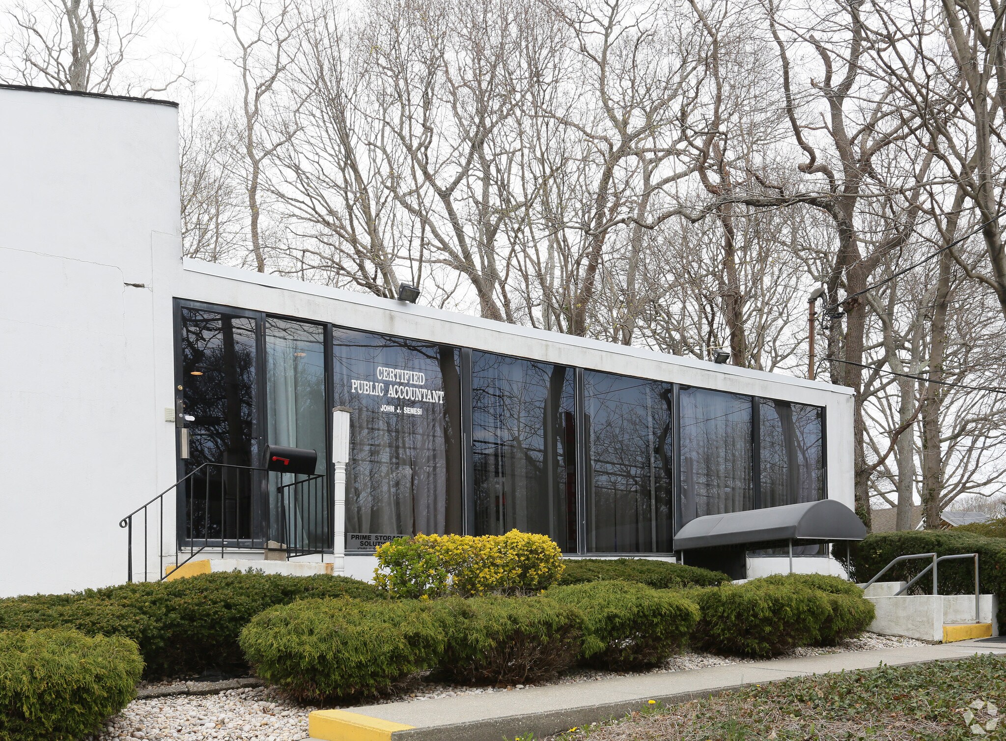 Corner Of N Country & Pine Hill Road, Port Jefferson, NY à louer Photo de l’immeuble– Image 1 sur 4