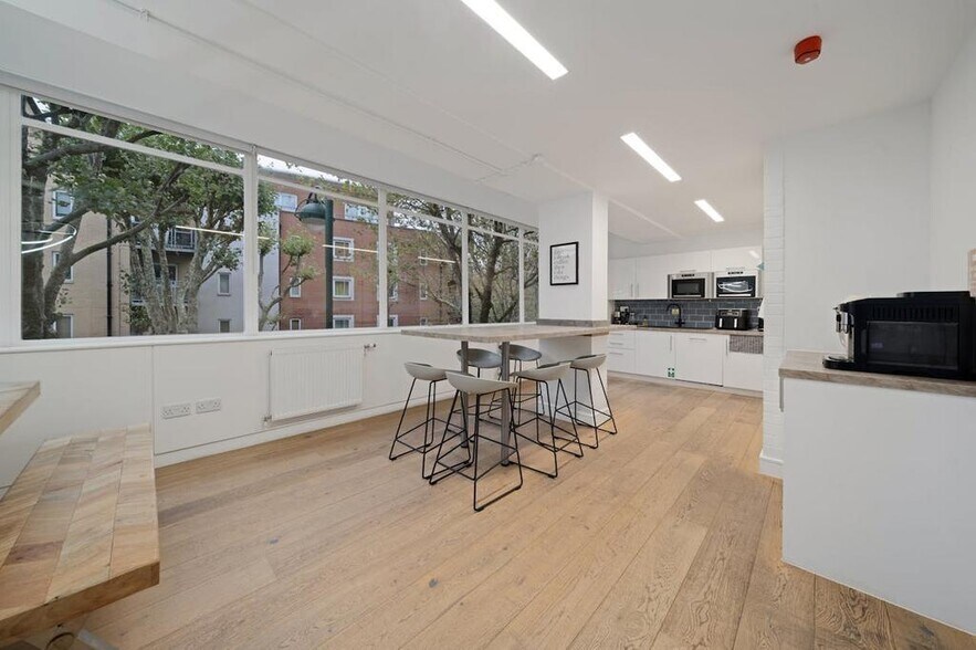 9 Kirkdale Rd, Londres à louer - Photo de l’immeuble – Image 2 sur 33