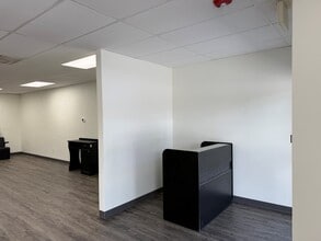 500 N Indiana Ave, Englewood, FL à louer Photo intérieure– Image 2 sur 9