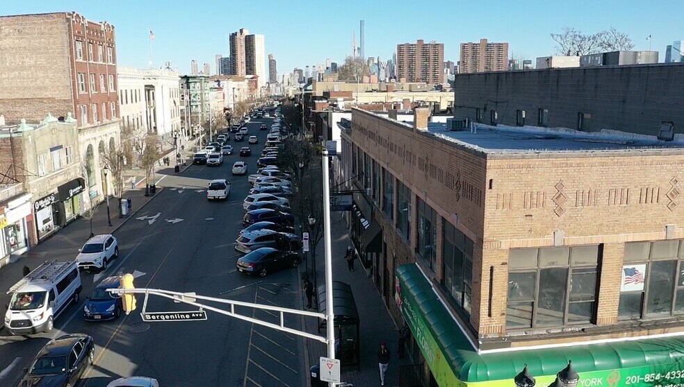 449 60th St, West New York, NJ à louer - Photo de l’immeuble – Image 2 sur 30