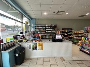 4120 Brownsville Rd, South Park, PA à vendre Photo intérieure– Image 2 sur 7