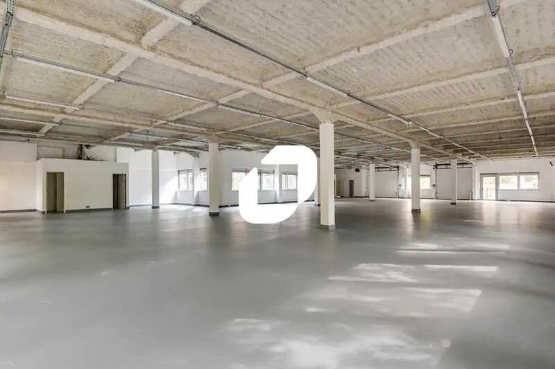 Local d’activités dans Les Ulis à louer - Photo de l’immeuble – Image 2 sur 15