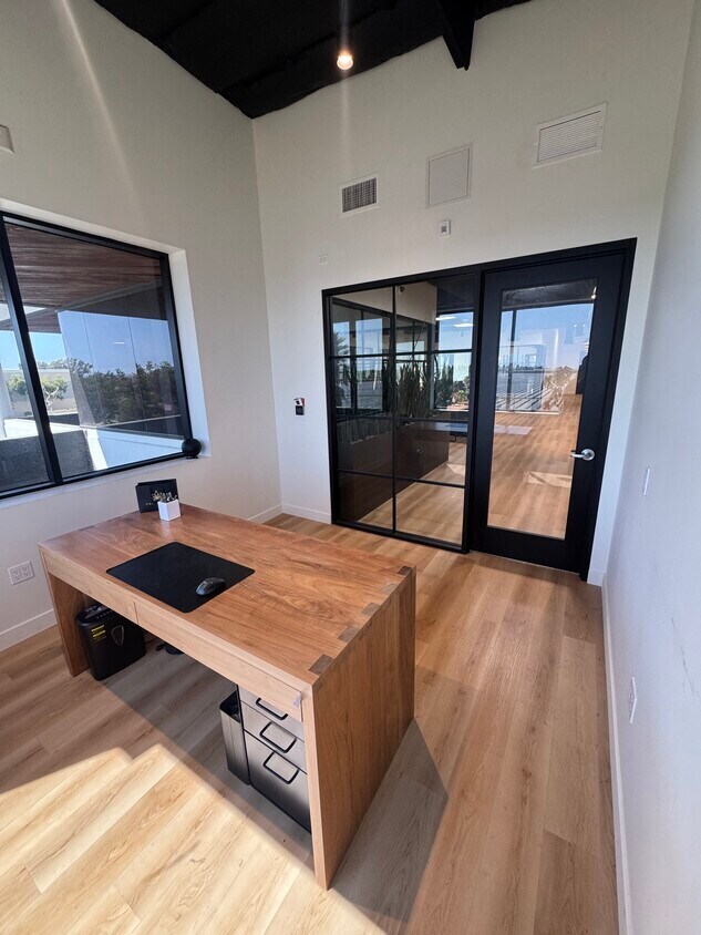 2150 N Trabajo Dr, Oxnard, CA à louer Photo intérieure– Image 1 sur 2