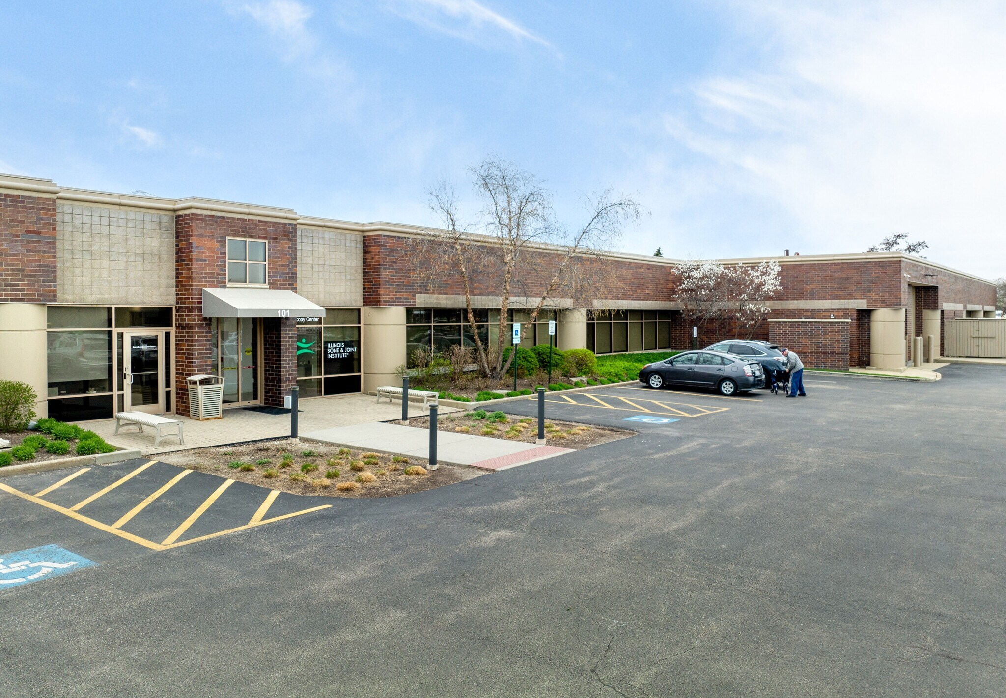 101 Waukegan Rd, Lake Bluff, IL à louer Photo de l’immeuble– Image 1 sur 7