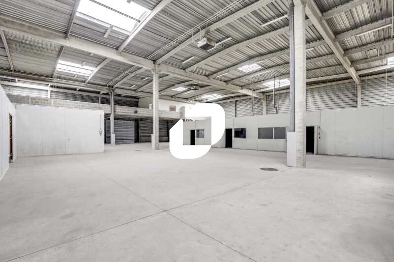 Industriel/Logistique dans Évry-Courcouronnes à louer - Photo de l’immeuble – Image 3 sur 15