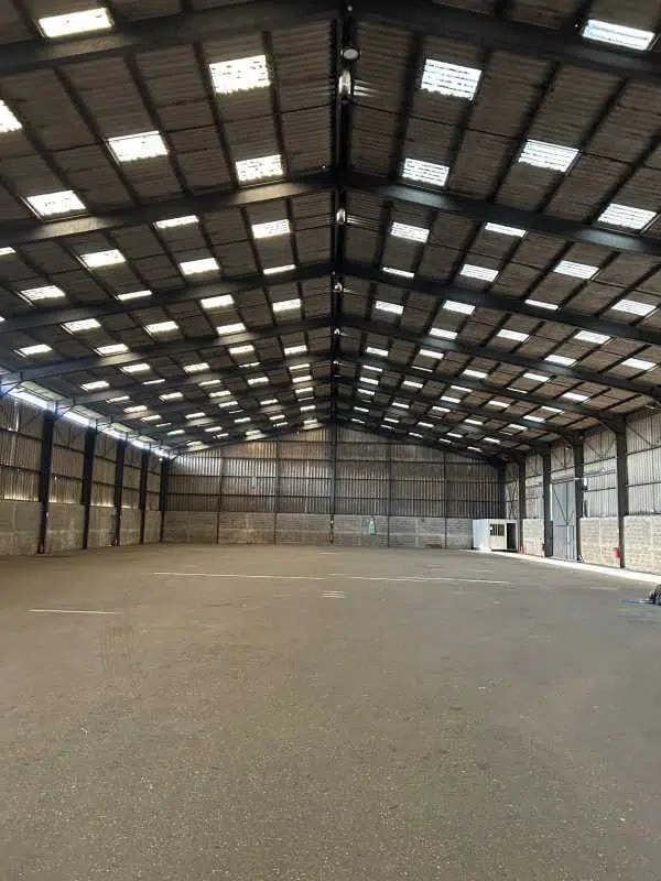 Local d'activités dans Le Grand-Quevilly à vendre Photo de l’immeuble– Image 1 sur 9