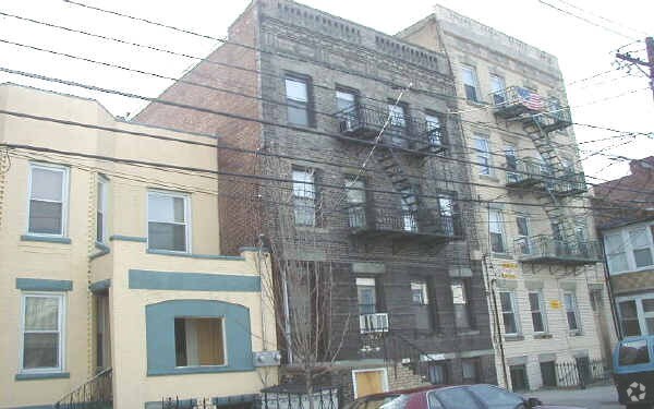 41 66th St, West New York, NJ à vendre - Photo de l’immeuble – Image 3 sur 4
