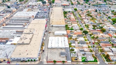 4095 Firestone Blvd, South Gate, CA à louer Photo de l’immeuble– Image 1 sur 5